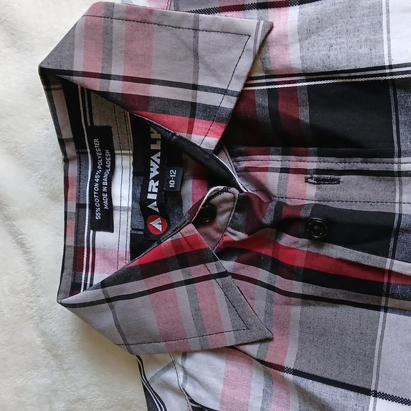 Airwalk Boy's Plaid Button-Down Shirt in Black, Gray & Red - Picture 4 of 5